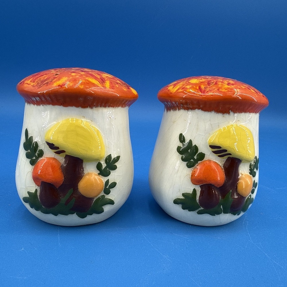 Vtg Retro 70s Ceramic Hand Painted Mushroom Salt & Pepper Orange Brown Yellow